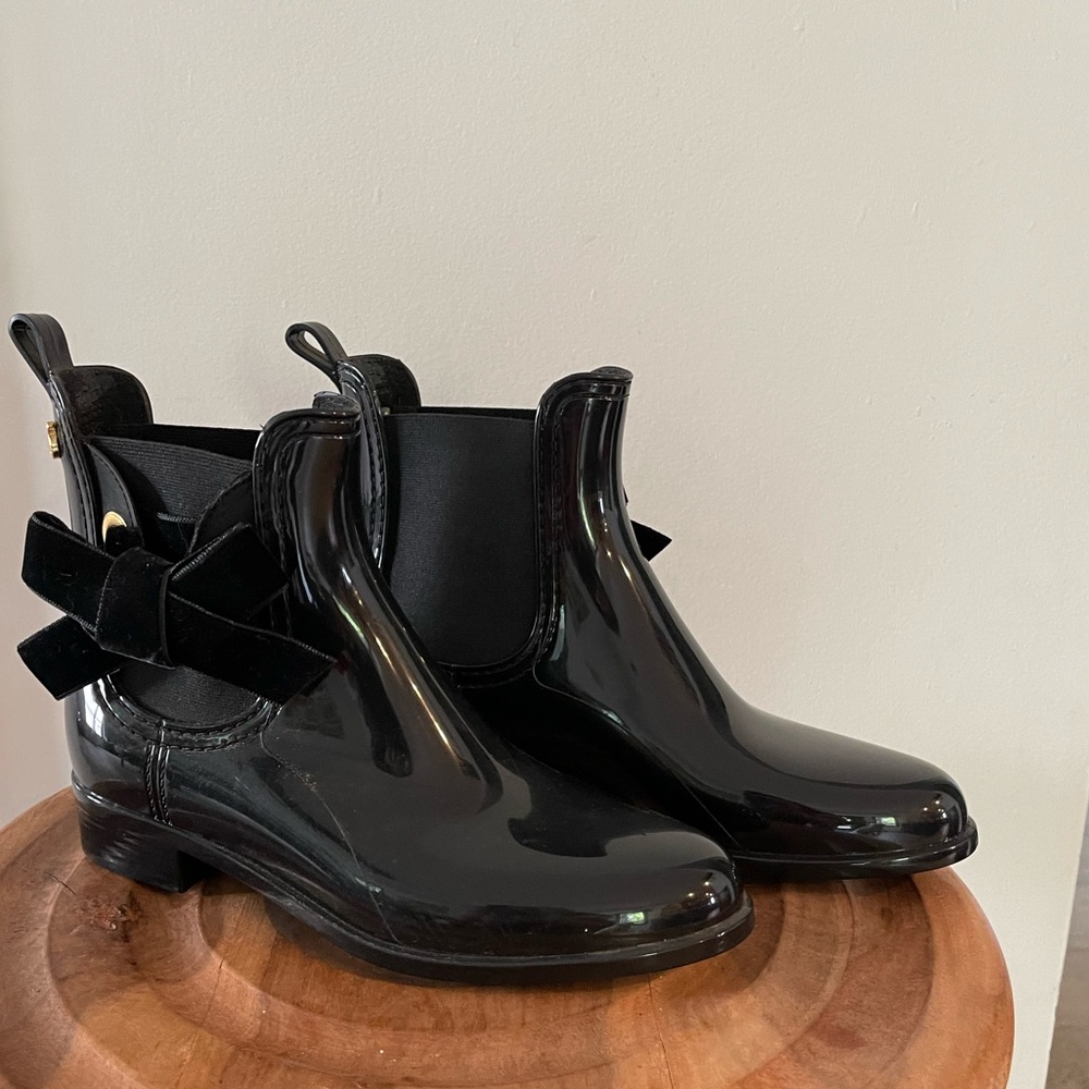 Women’s Black Glossy Ankle Rain Boots with Decorative Bow